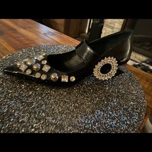 Never used beautifull very comfy and elegance